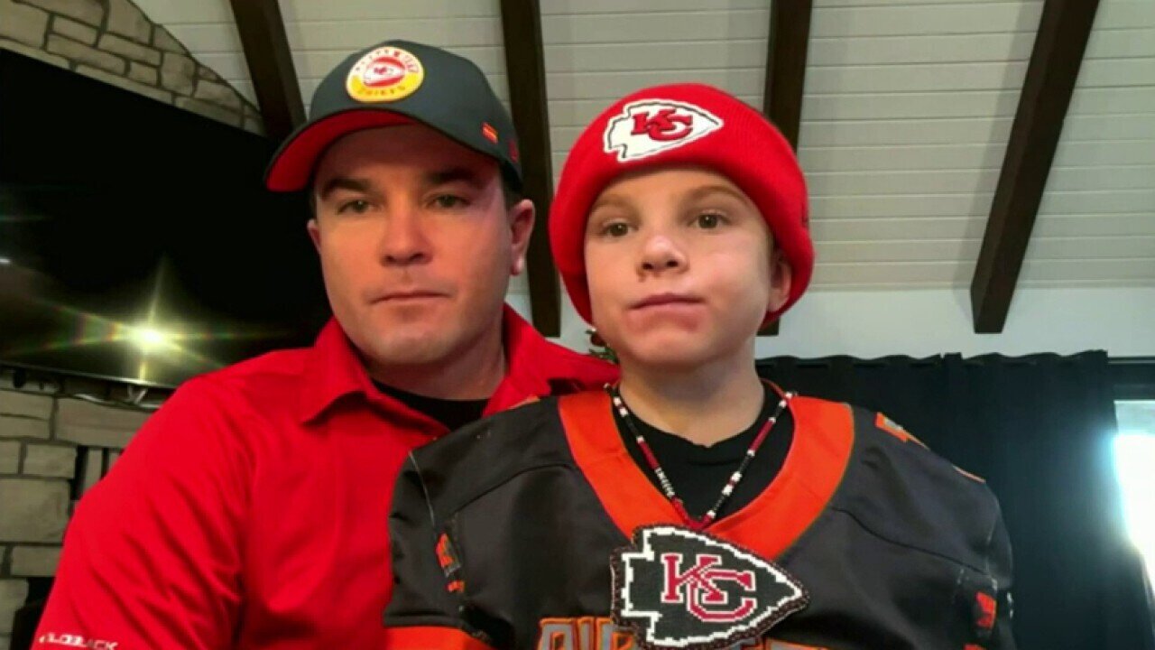 Young Chiefs Fan And His Dad Speak Out On 'Blackface' Controversy: It's Too Late For An Apology