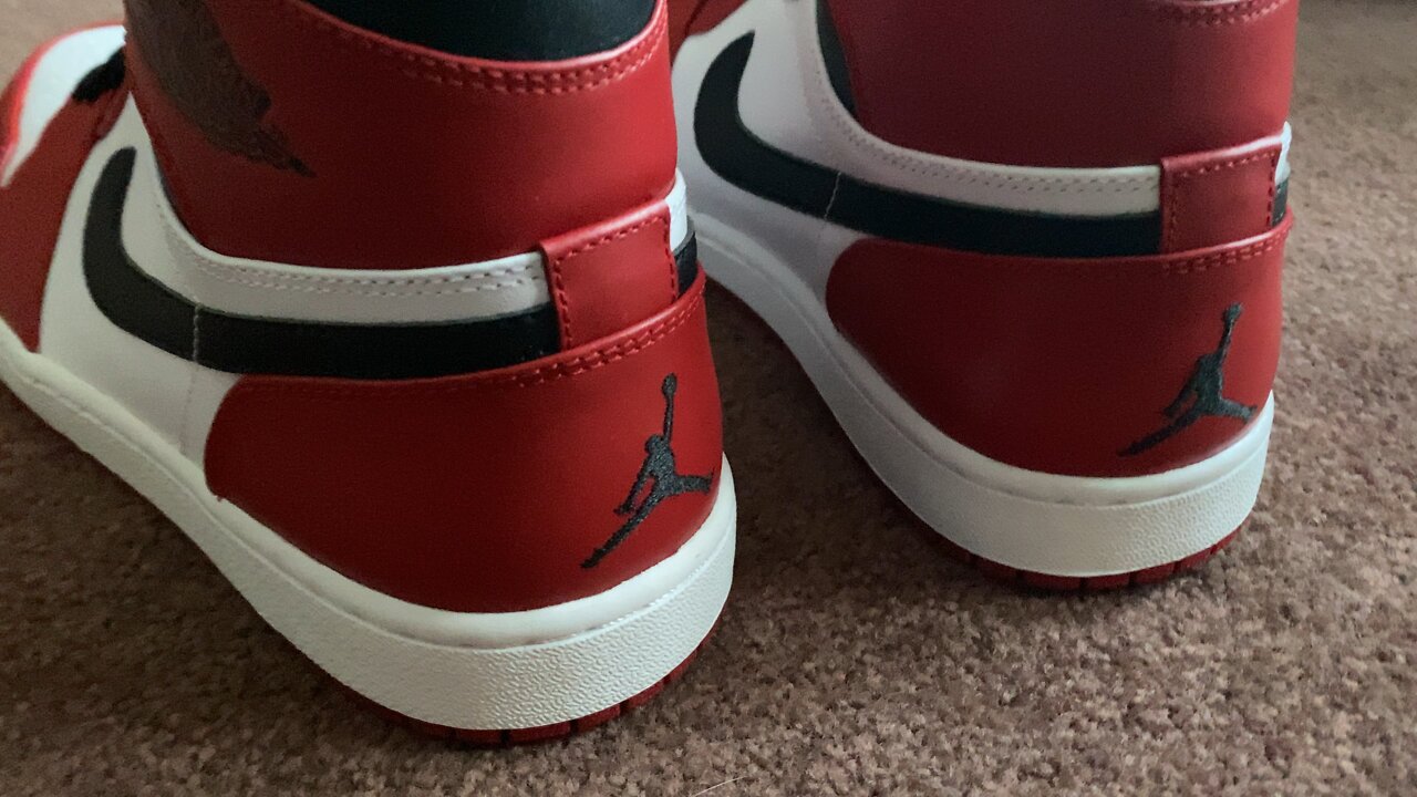 2013 Air Jordan Chicago 1