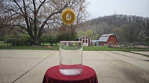 Slow Motion Squishy Floaty Drop / Splash