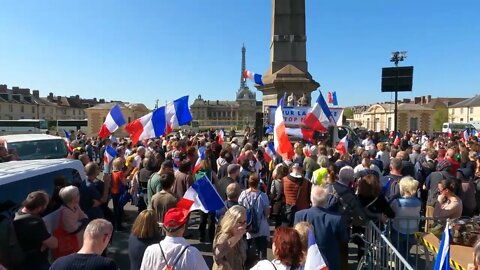 Manifestation anti Macron #MAM à la Place de Fontenoy à Paris le 16/04/2022 - Vidéo 8