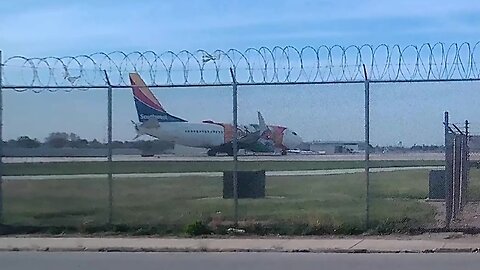 Airplane 37B, (2 SoundFX) Takeoff, Southwest Florida One N945WN, Midway Airport IL 4K24p50s