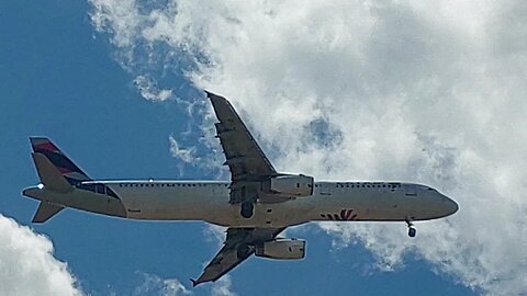 Airbus A321 PT-MXF coming from Guarulhos to Fortaleza