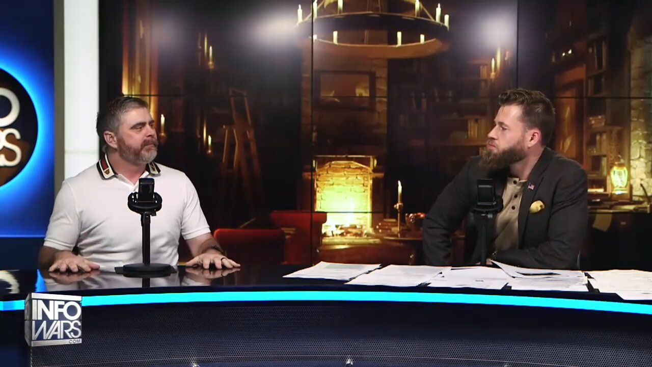 WAR ROOM (Full Show) Monday - 12/12/22