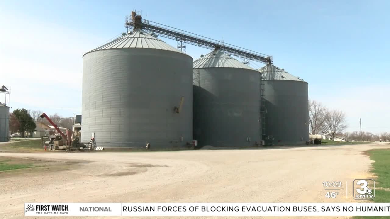 'I've never seen anything quite like this': Lack of trains leads to full grain elevators