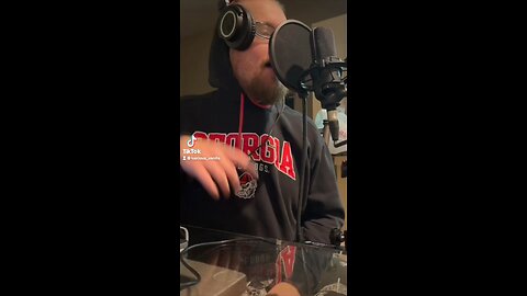 What it’s really like recording on the road🙄