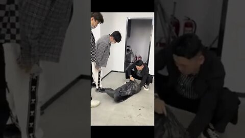 #shorts #2022 funny,prank,funjokes,dad jokes,funny memes,funny video,fun,laughing,funny animal,knock