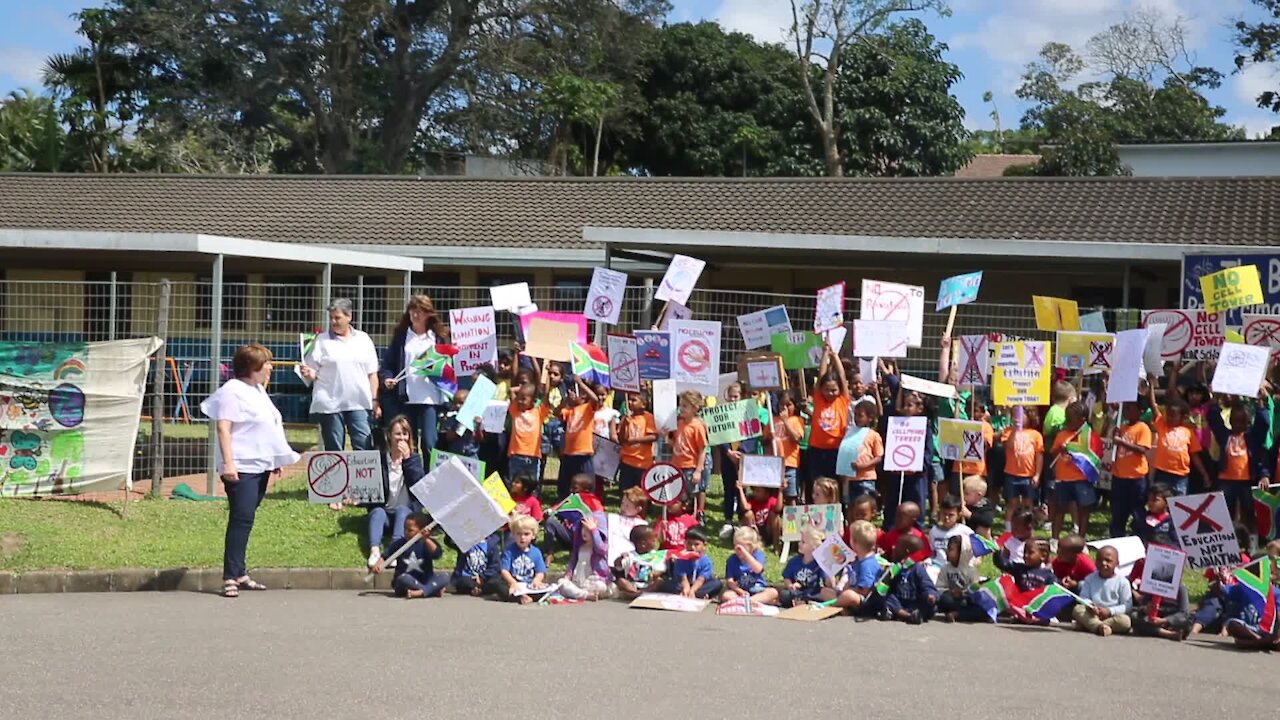 SOUTH AFRICA - Durban - School protest against cellphone tower (Videos) (7y3)