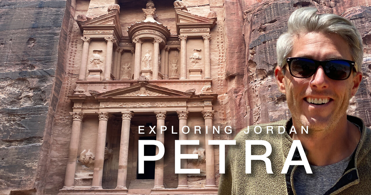 Petra Jordan. Exploring the Ancient City.