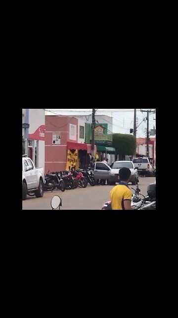 BANDIDOS ASSALTAM BANCO DO BRADESCO E FAZEM REFÉNS, NA CIDADE DE SÍTIO NOVO.