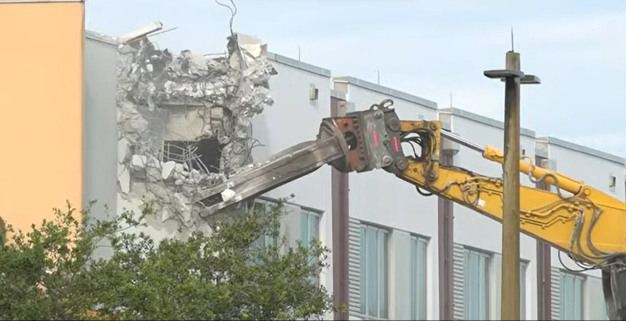 LIVE: Demolition of Parkland school building where 17 died begins
