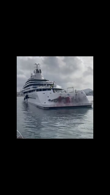 WALMART HEIRESS MILLION DOLLAR YACHT VANDALIZED IN IBIZA🛳️🎨🐚💫