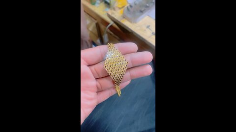 Gold breslet