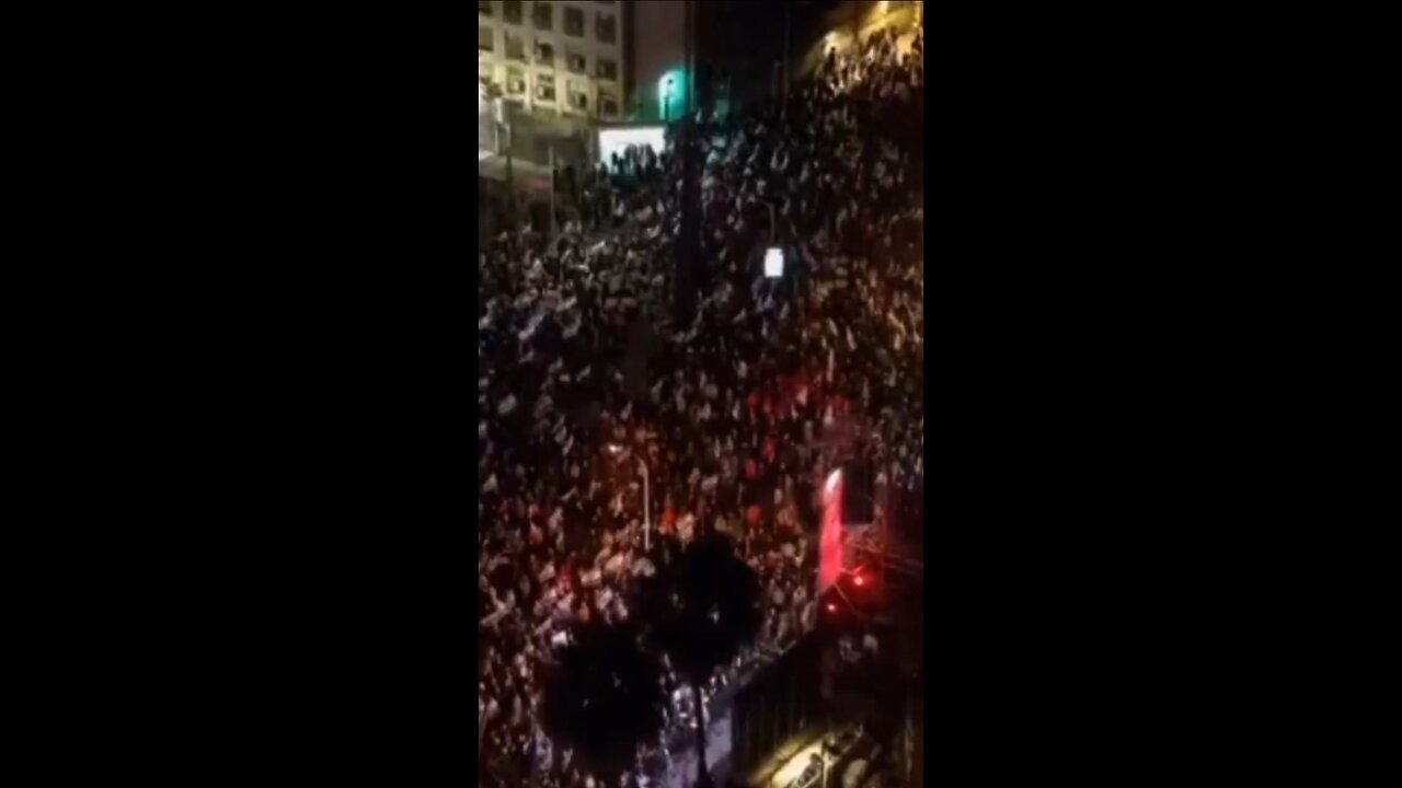 Thousands upon thousands of Israelis call for Bibi Netanyahu to step down