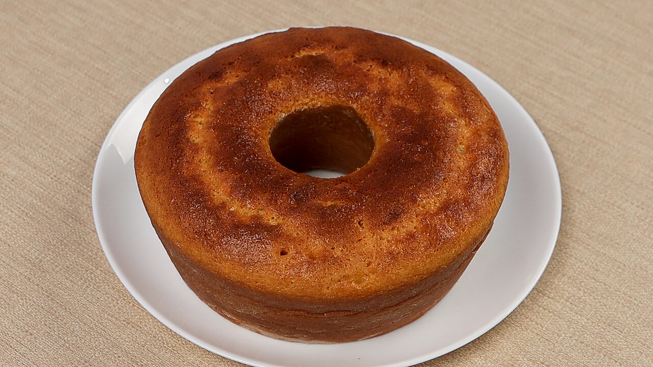 You have condensed milk in your house, make the best cake of your life, fluffy and very delicious
