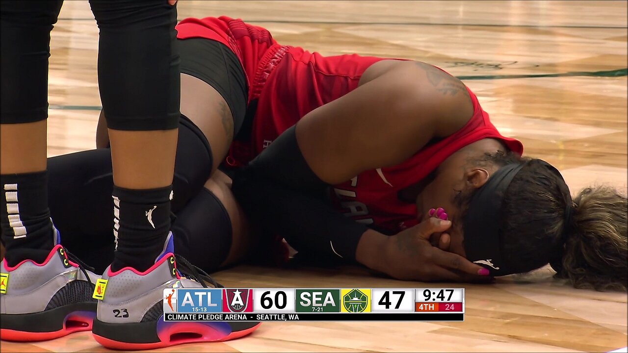 Cheyenne Parker ELBOWED In The HEAD On Ezi Magbegor's Shot Attempt | Seattle Storm vs Atlanta Dream