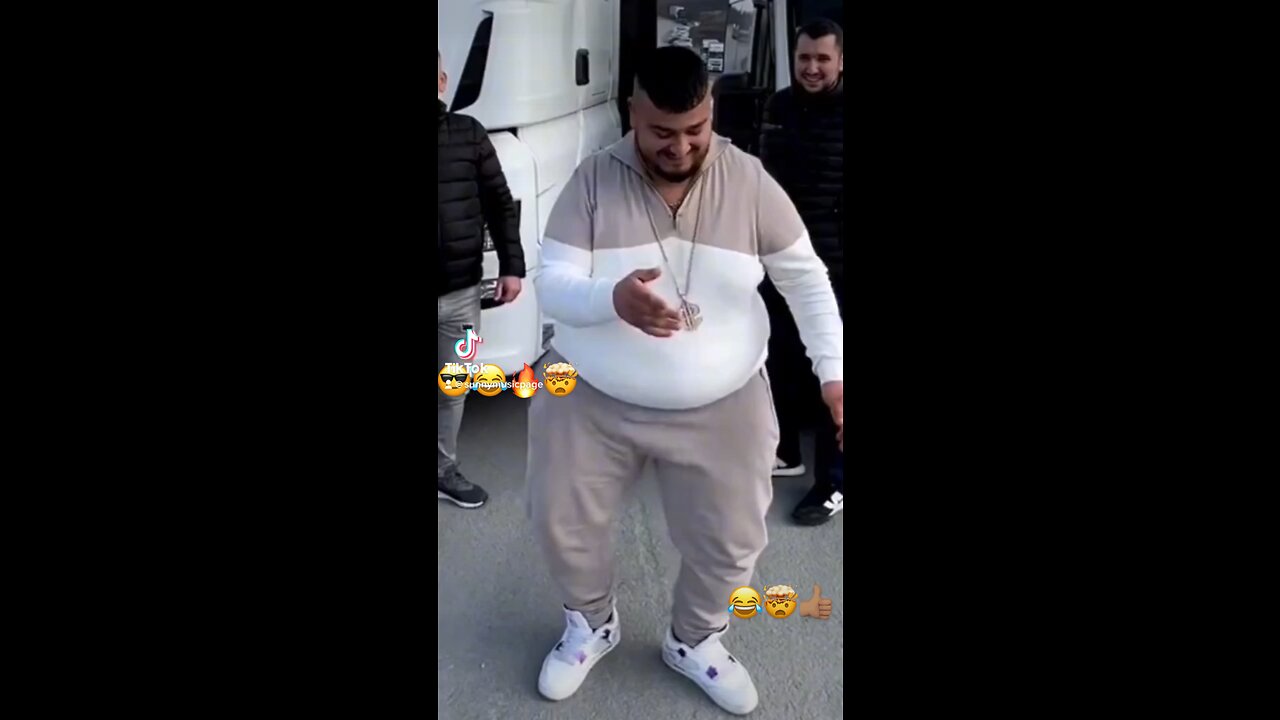 Fat guy dancing 😂😎🔥