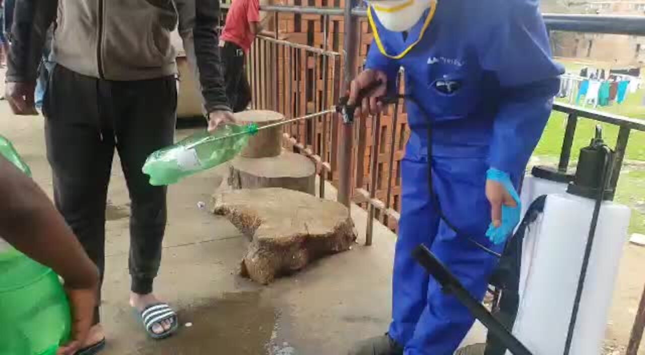 SOUTH AFRICA - Johannesburg - Covid-19 - Bontle Ke Botho clean up Campaign in Alexandra - Video (SyY)