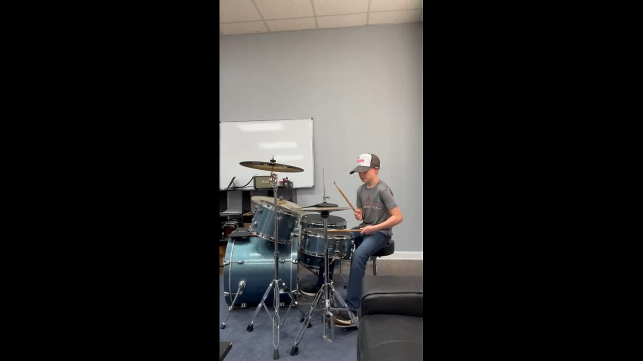 Drumming - Far Behind