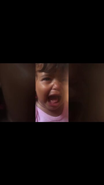 Sacola de mercado vira balança pra bebê 🤣🥲