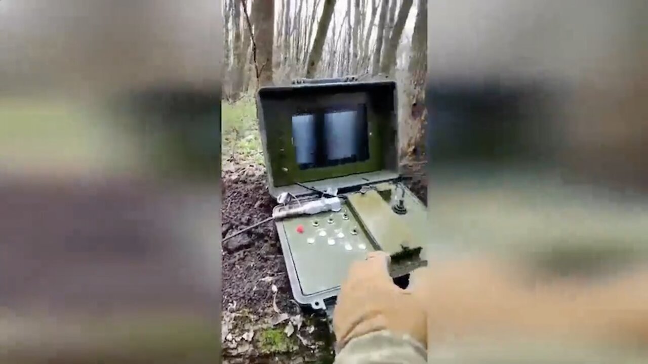 Ukrainian Stugna-P ATGM Destroys Russian Tank