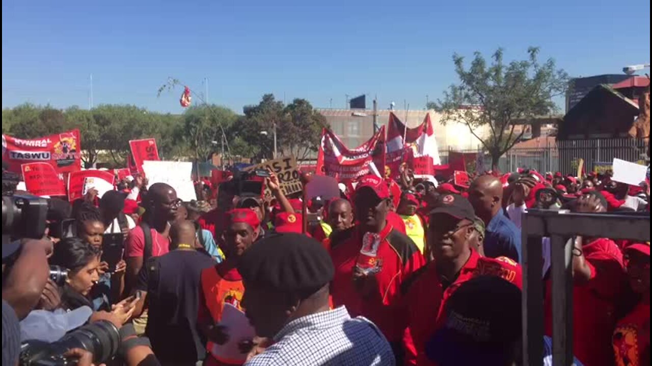 UPDATE 1 - Protesters at Saftu march mock President Ramaphosa (mrh)