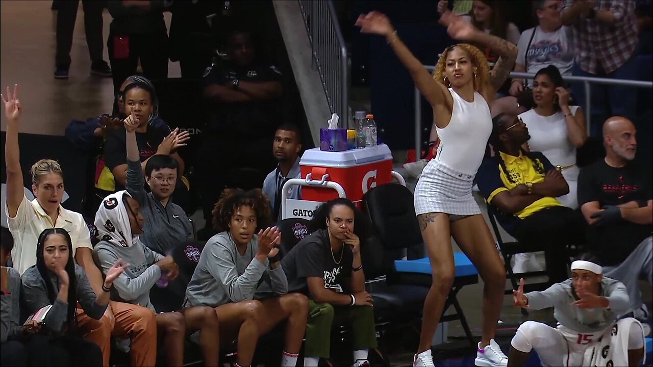 😂 Injured Shakira Austin Dances After Teammate Hits 3 Pointer | Washington Mystics vs Seattle Storm