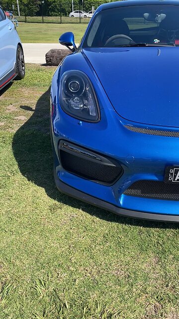 Porsche GT4