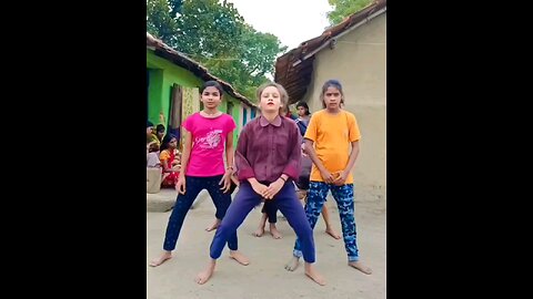 kids dancing