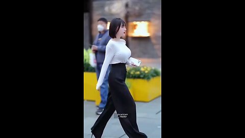 Chinese girl street style fashion #chinesefashion #shortsvideo