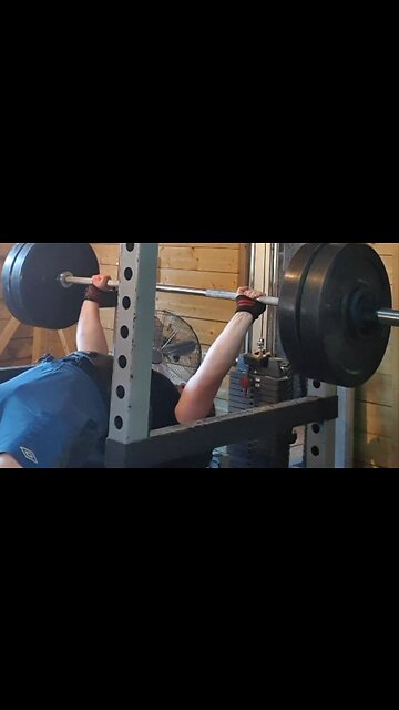 6x3 102.5 Kgs Paused Bench Press