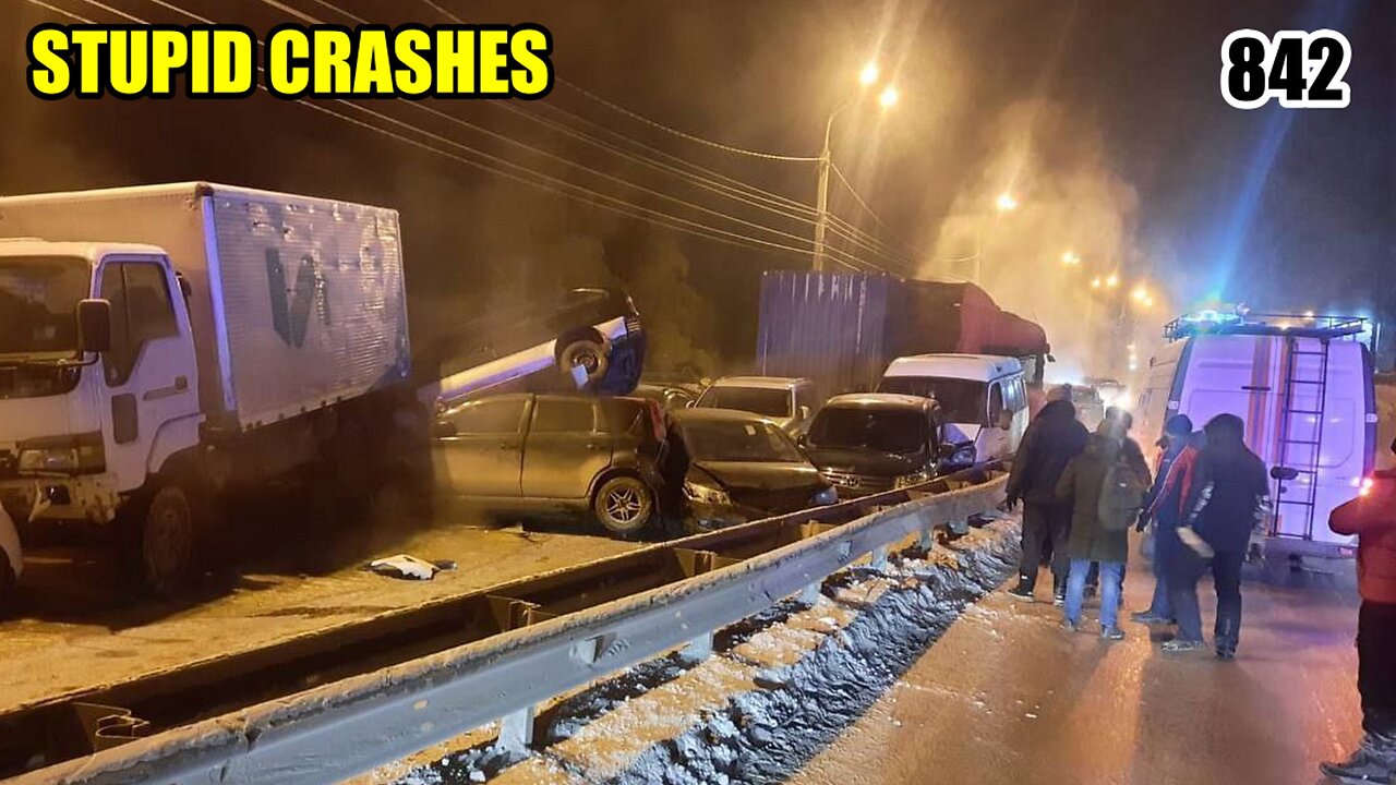 Stupid crashes 842 December 2023 car crash compilation