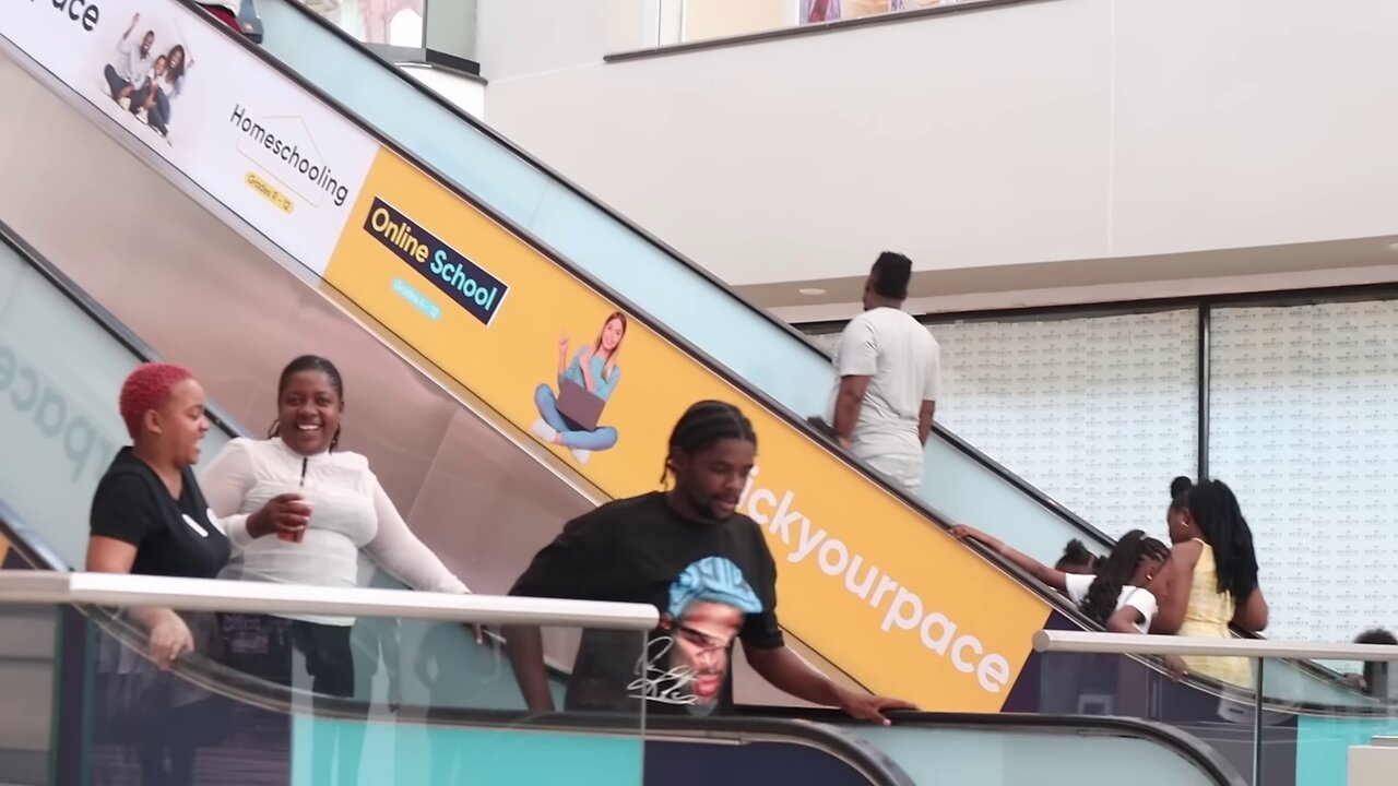 PRANK ON THE ESCALATOR 🤣🤣