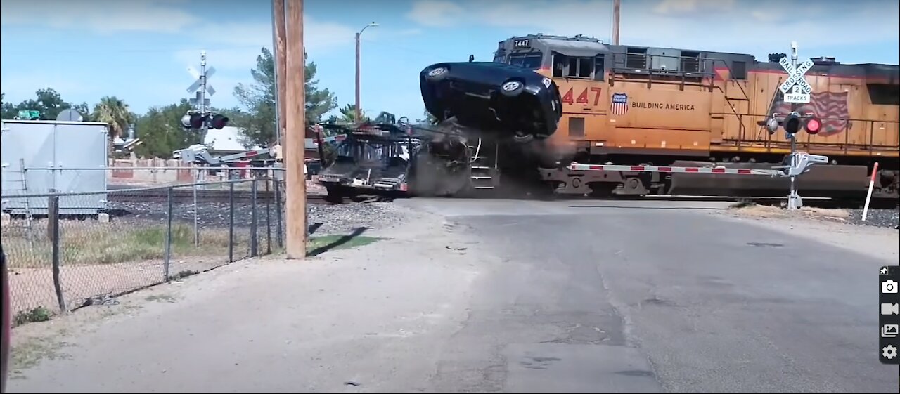 Top 10 Extreme Dangerous Idiots Truck Fails Compilation 2021 ! Crazy Heavy Equipment Drive skills