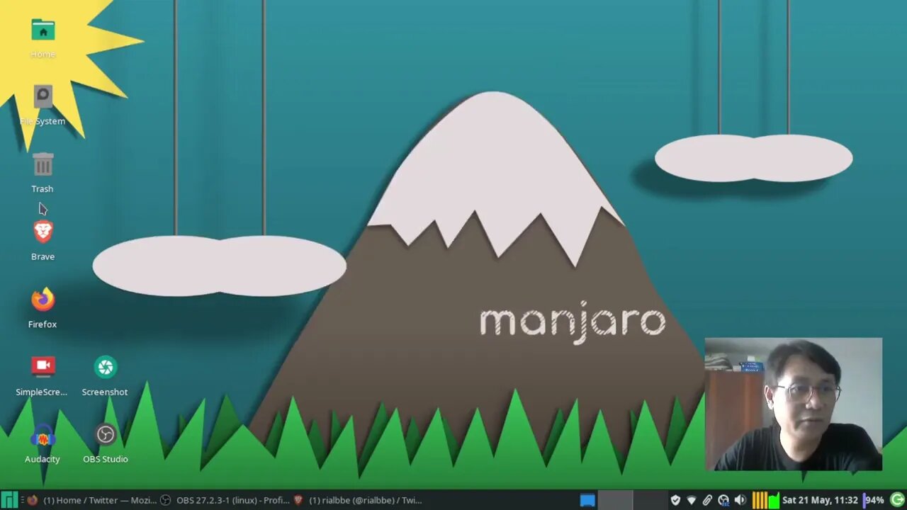 Weekend Play time with my old Laptop Fresh installed Manjaro xfce edition