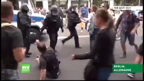 More footage of police brutality today in Germany