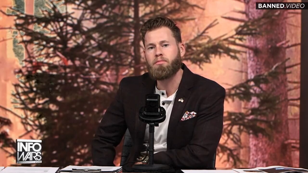 WAR ROOM (Full Show) Tuesday - 11/22/22