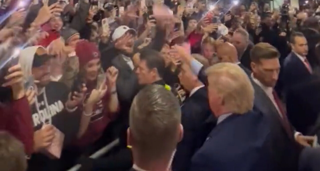 NEW: Crowd goes nuts as Donald Trump arrives at Williams-Brice Stadium