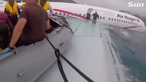 A Plane crash in Ocean and Public Jump for Survive