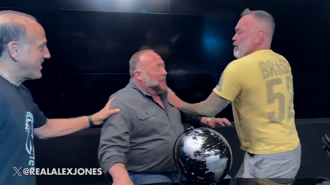 Eddie Bravo and David Weiss beat up Alex Jones over Flat Earth ✅