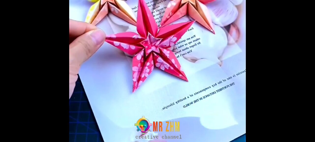 HOW TO MAKE BEAUTIFUL STARS WITH ORIGAMI PAPER