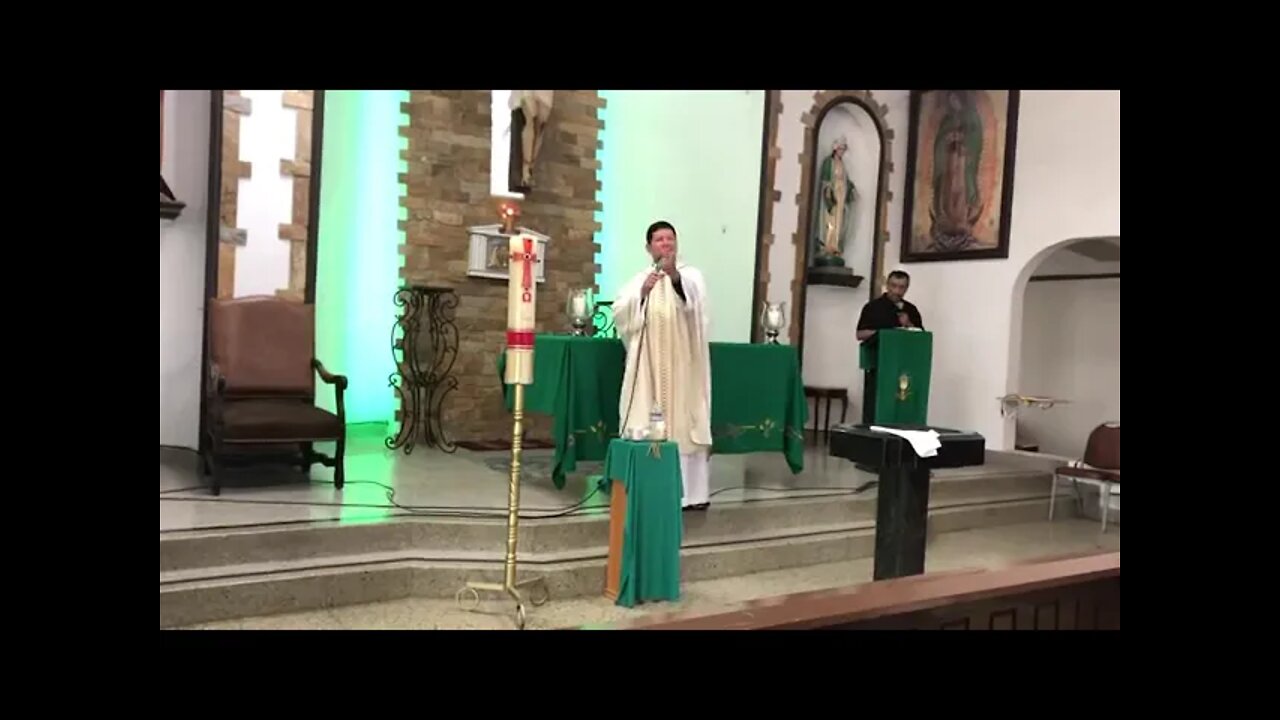 EL BAUTISMO. Padre Luis Toro, en Tecate, México