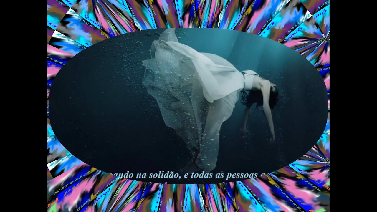 Eu estou naufragando na solidão, afundando sem esperança e solução... [Frases e Poemas]