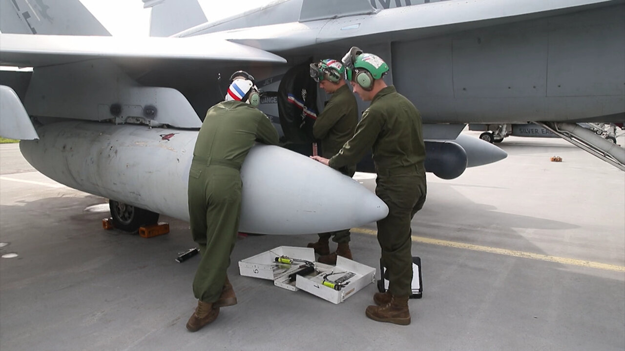 Marines in Finland prepare for flight