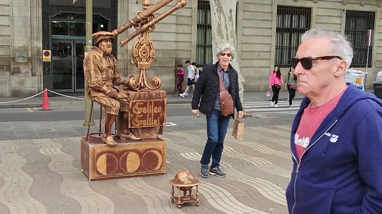 #Paseando▫️Artista Estatua 📌 La Rampla #LaRampla 🌍 #Barcelona 🇪🇸