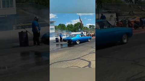 Chevelle races the Camaro (full race)