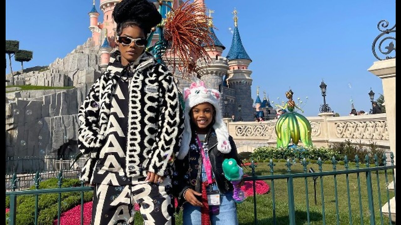 Teyana Taylor Daughter Rue Rose & Junie Enjoys in Disney world At Paris!