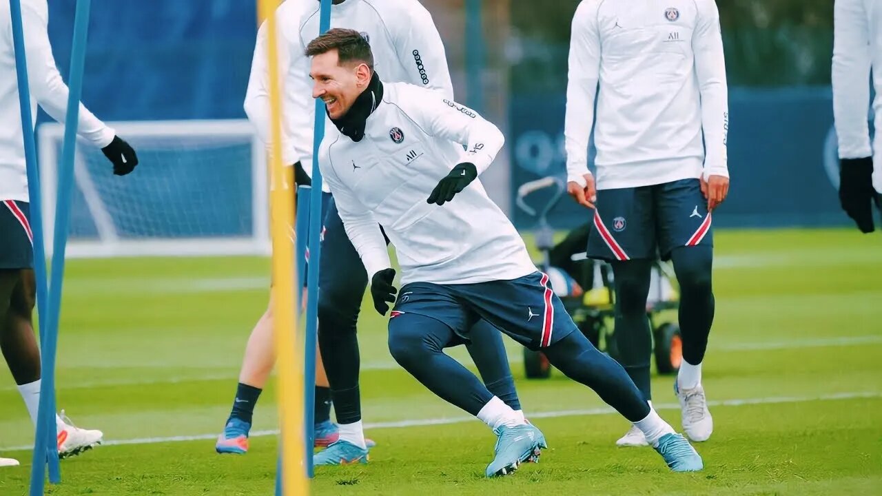 FOCUS ON : MESSI in TRAINING