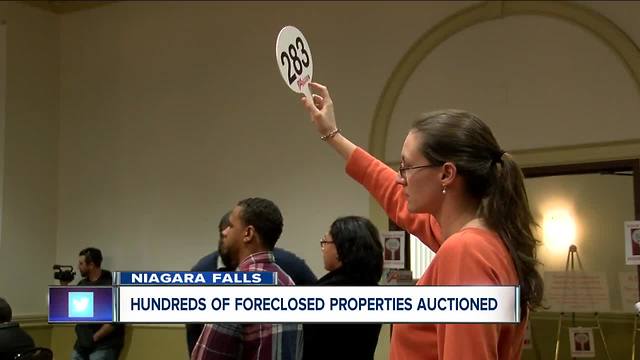 Niagara Falls auctions hundreds of properties