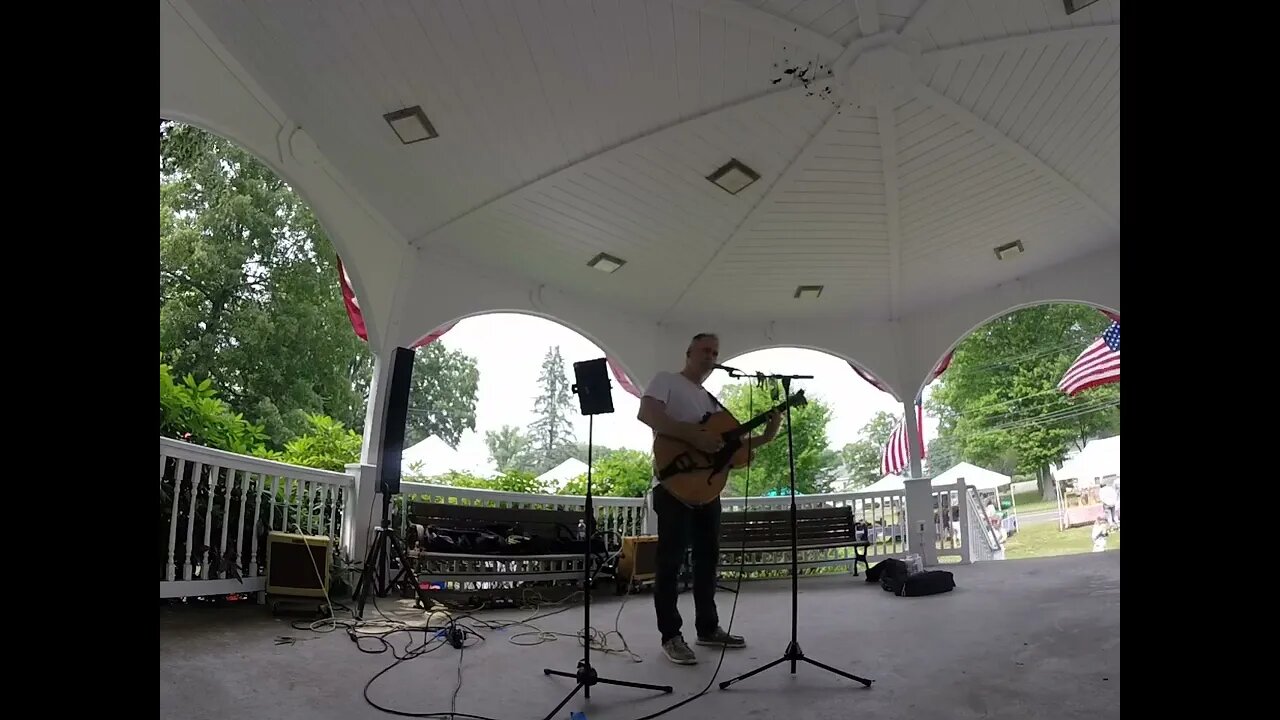 "Sometimes you can't make it on your own" U2 cover "The Entertainer" Joplin Vocal/Guitar cover