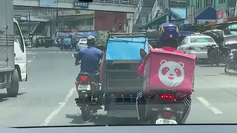 Taking Grab Taxi 🚕 around Manila #Philippines